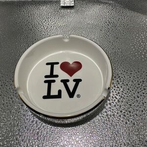 I Love LV White ceramic Ashtray